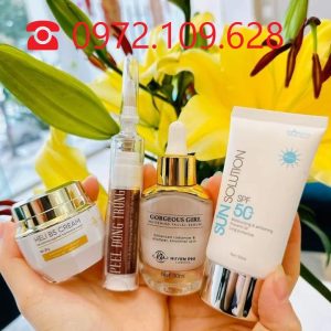 Combo dưỡng da cơ bản sau peel đông trùng Huyền Phi